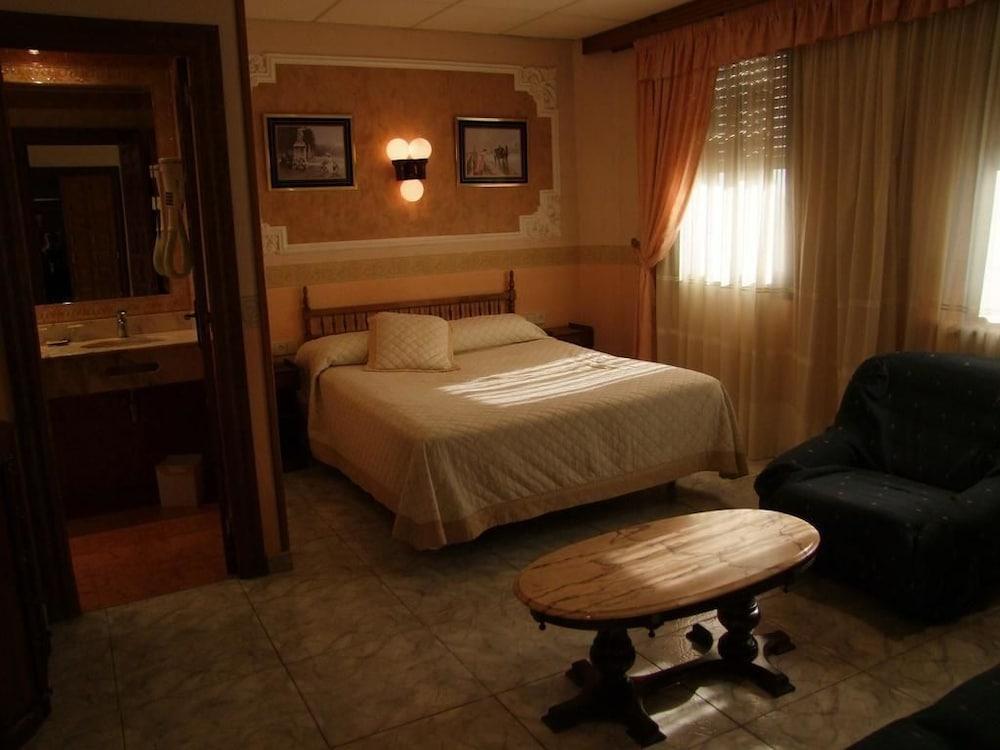 Hotel Montearagon Huesca Zewnętrze zdjęcie