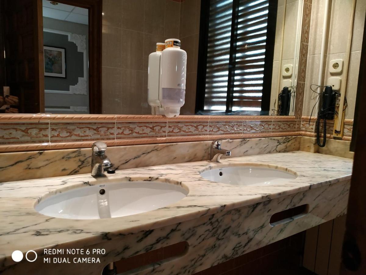 Hotel Montearagon Huesca Zewnętrze zdjęcie